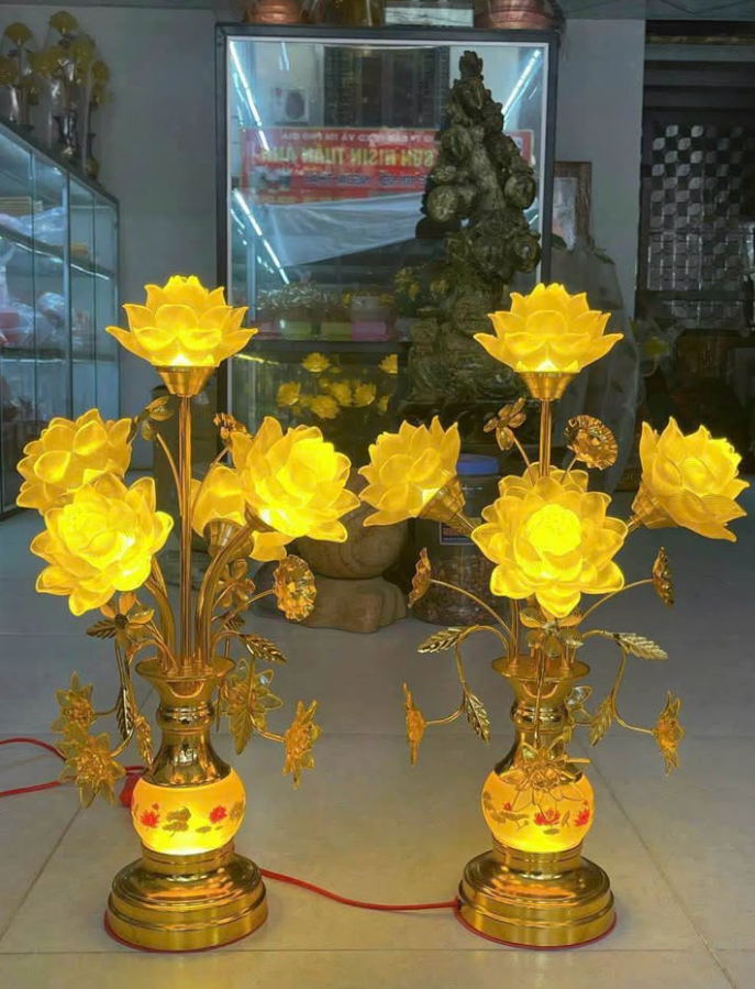 Đèn thờ hoa sen 9 bông và cặp đèn dầu bát nhã tâm kinh cho Bàn Phật